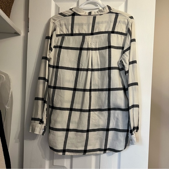 H&M Black & White Plaid Shirt - Picture 4 of 7